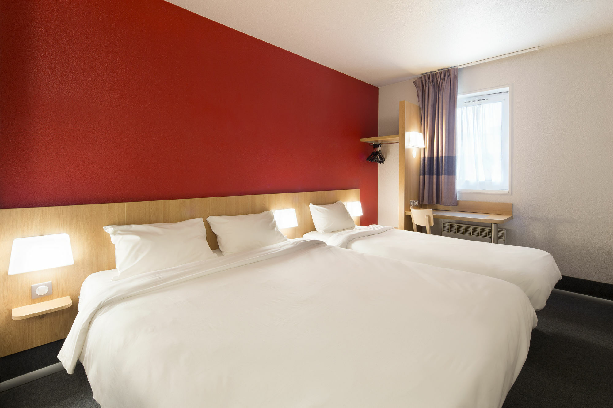 Hotel Inn Design มงต์ลูซง ภายนอก รูปภาพ